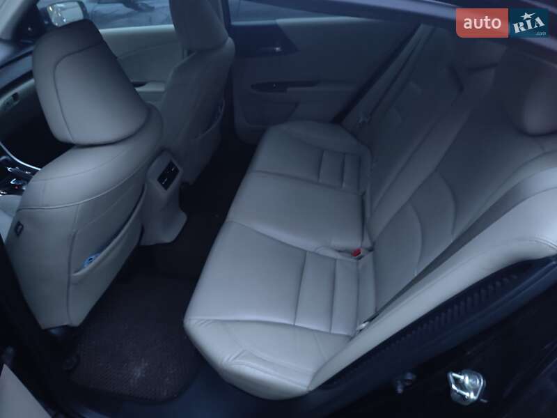 Седан Honda Accord 2015 в Днепре
