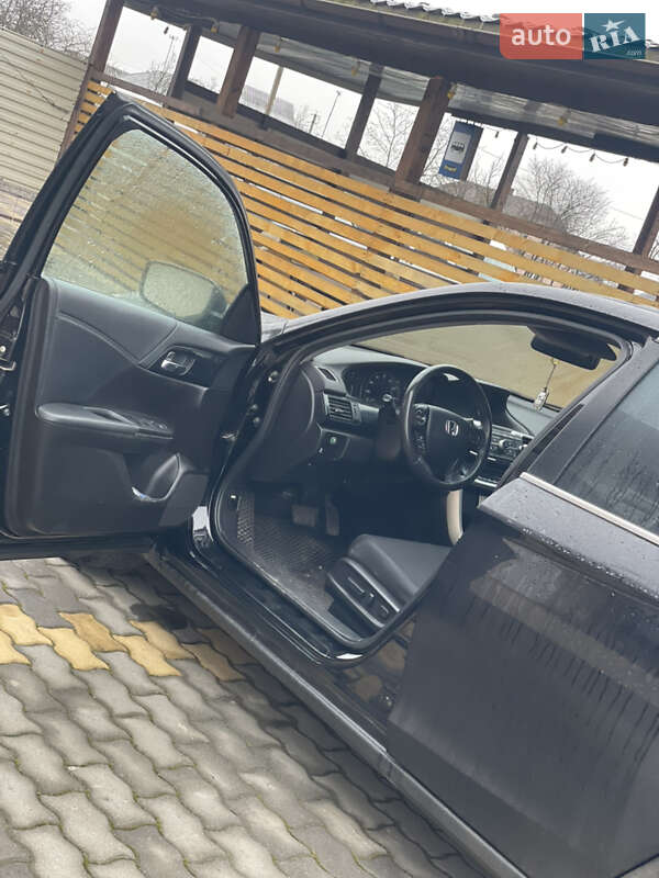 Седан Honda Accord 2015 в Ивано-Франковске