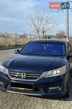 Седан Honda Accord 2013 в 