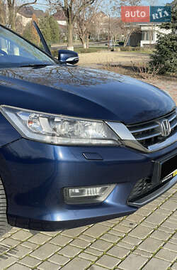 Седан Honda Accord 2013 в 