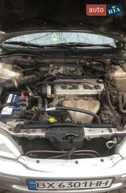 Седан Honda Accord 2000 в 