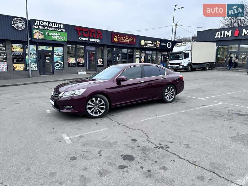 Седан Honda Accord 2013 в Каменском