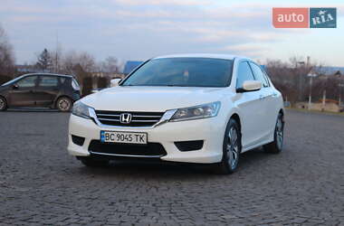 Седан Honda Accord 2013 в Жовкві