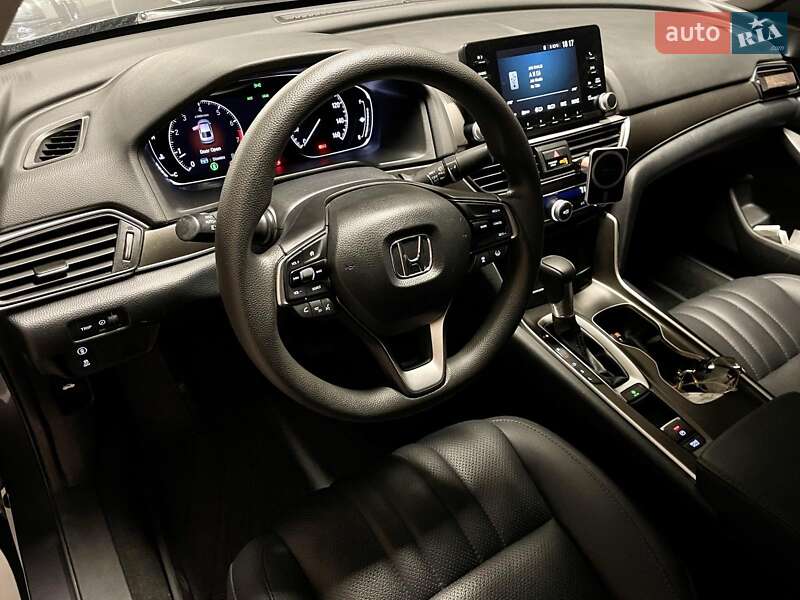 Седан Honda Accord 2018 в Ужгороді
