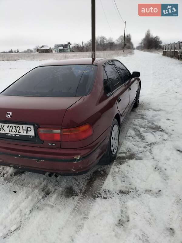 Седан Honda Accord 1993 в Рівному