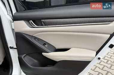 Седан Honda Accord 2021 в 