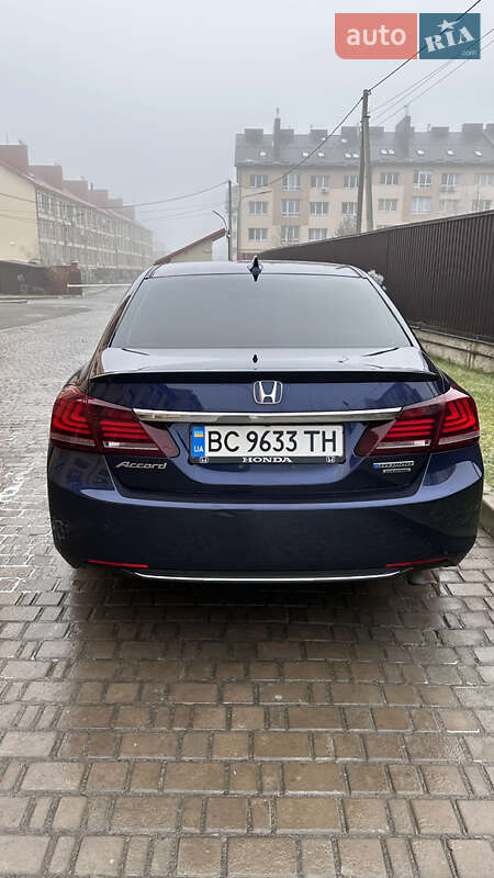 Седан Honda Accord 2015 в Львове