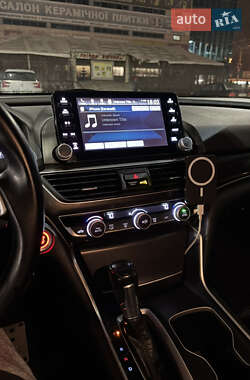 Седан Honda Accord 2019 в 
