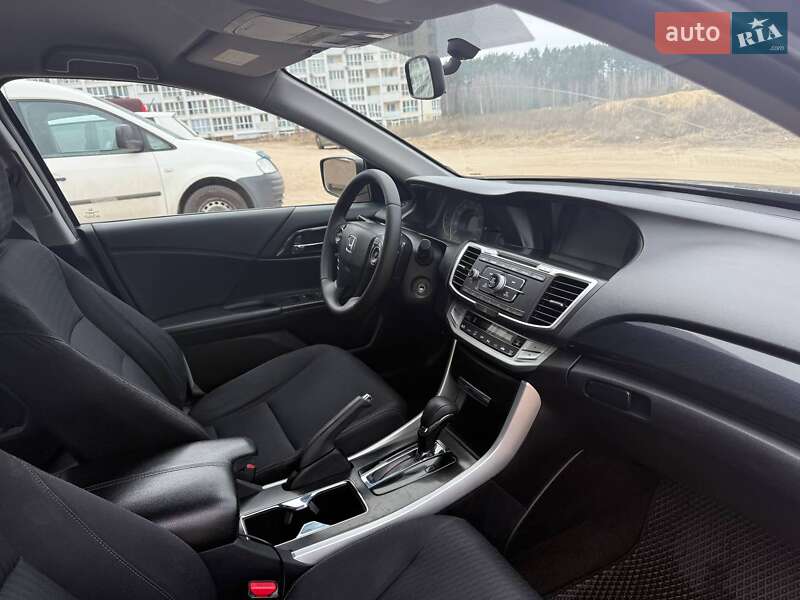 Седан Honda Accord 2013 в Чернигове