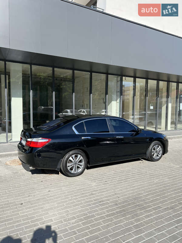 Седан Honda Accord 2014 в Ужгороді
