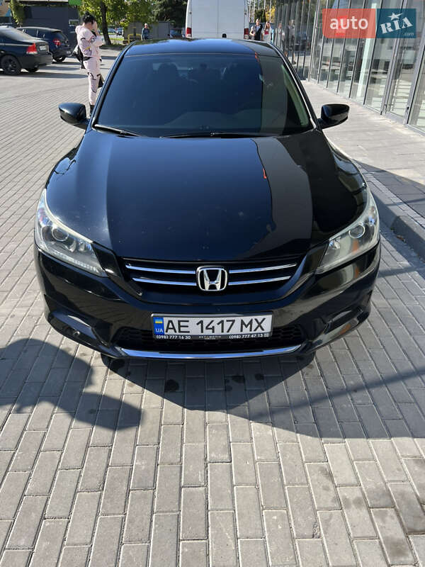 Седан Honda Accord 2014 в Ужгороді