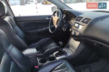 Седан Honda Accord 2004 в 
