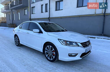 Седан Honda Accord 2015 в Сарнах