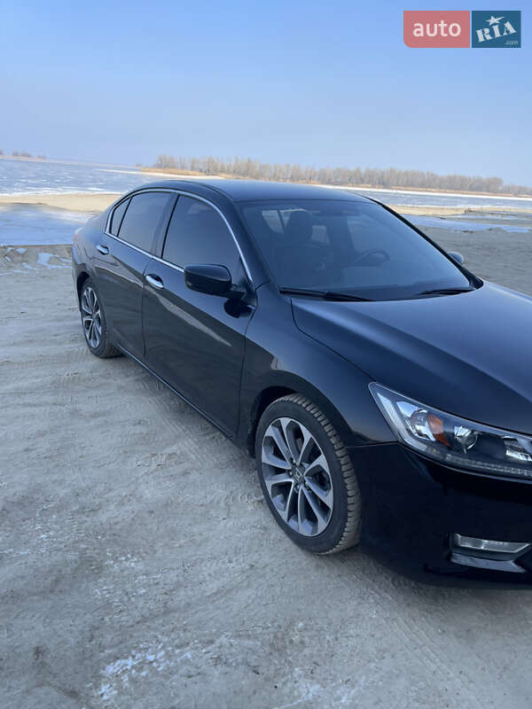Седан Honda Accord 2014 в Черкассах