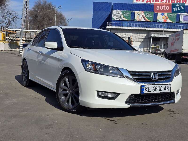 Седан Honda Accord 2014 в 