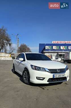 Седан Honda Accord 2014 в 