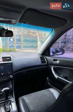Седан Honda Accord 2005 в 