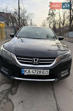 Седан Honda Accord 2014 в Киеве