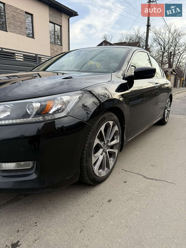 Седан Honda Accord 2014 в Києві
