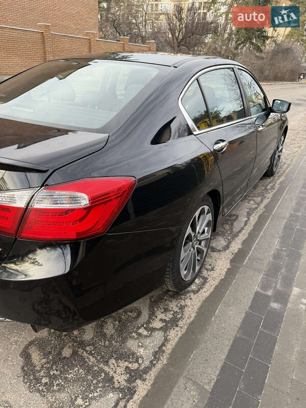 Седан Honda Accord 2014 в Києві