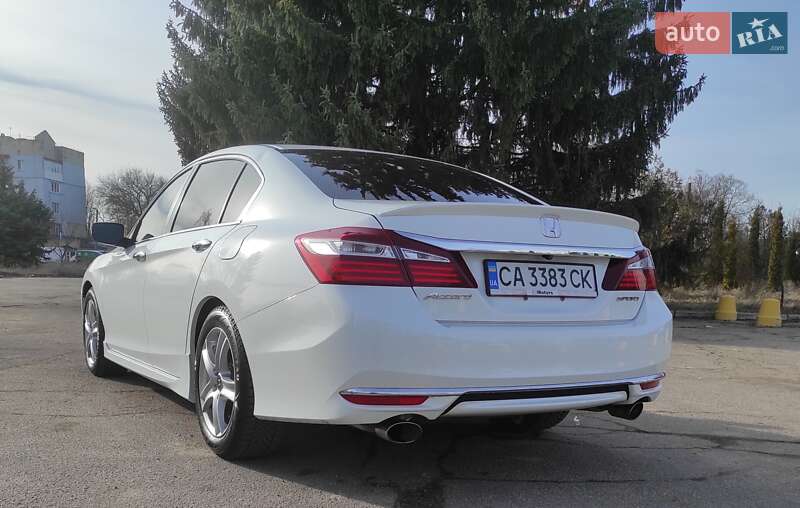 Седан Honda Accord 2016 в Кропивницком