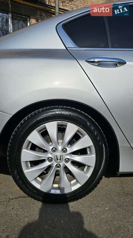 Седан Honda Accord 2013 в Киеве