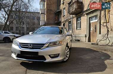 Седан Honda Accord 2013 в Киеве