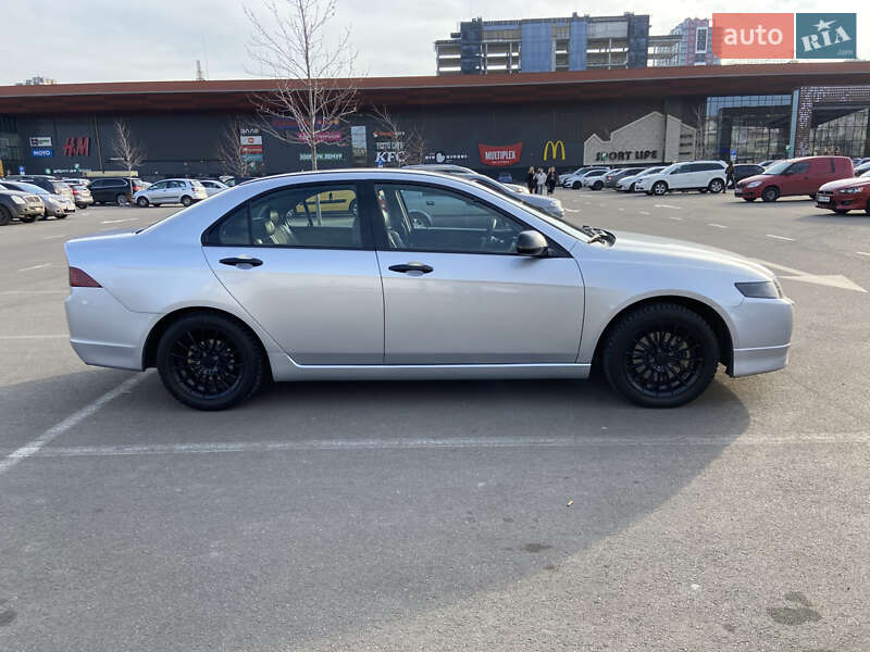 Седан Honda Accord 2003 в Киеве