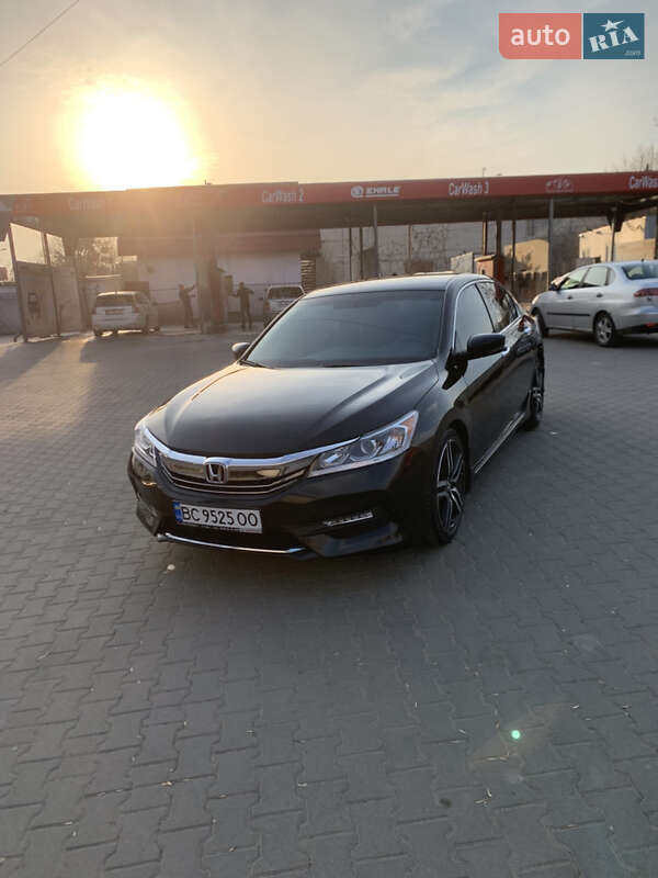Седан Honda Accord 2016 в 