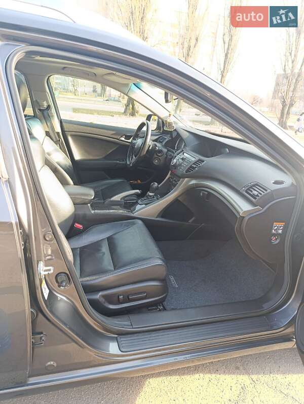 Універсал Honda Accord 2011 в Черкасах