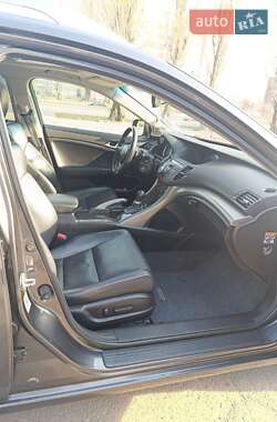 Универсал Honda Accord 2011 в 