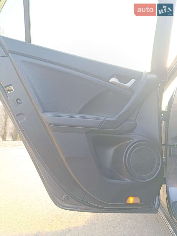 Універсал Honda Accord 2011 в Черкасах