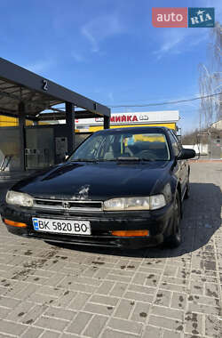 Седан Honda Accord 1993 в Ровно