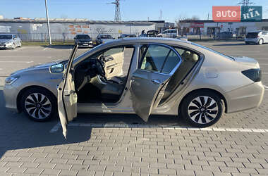 Седан Honda Accord 2014 в 