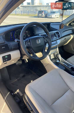 Седан Honda Accord 2014 в 