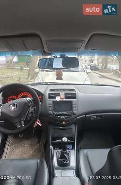 Седан Honda Accord 2004 в 
