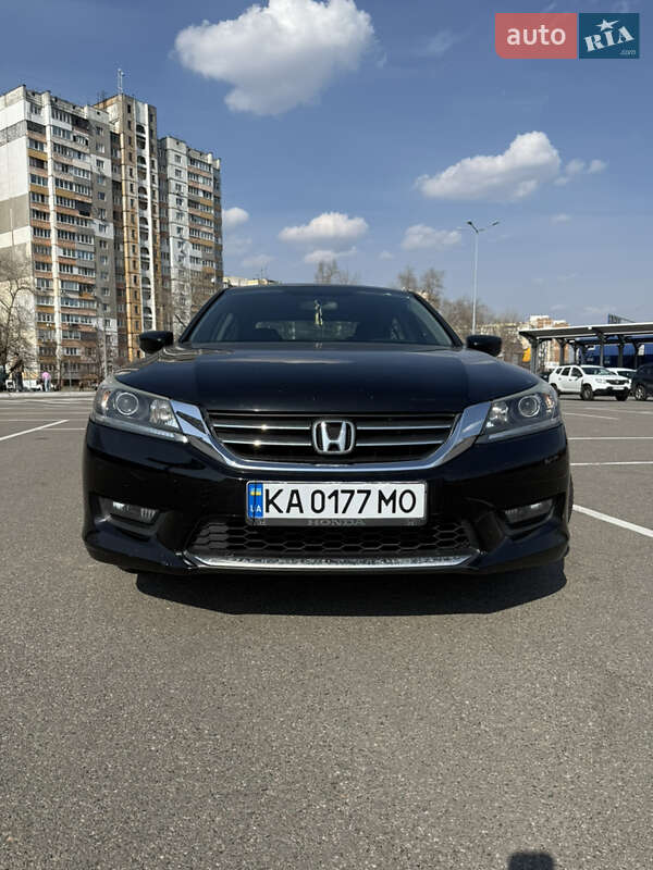 Седан Honda Accord 2014 в Києві