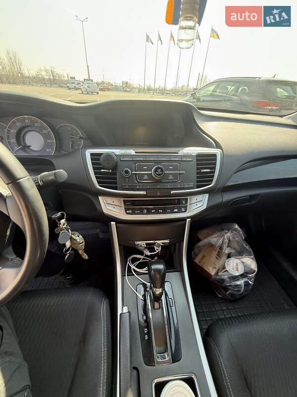 Седан Honda Accord 2014 в Києві