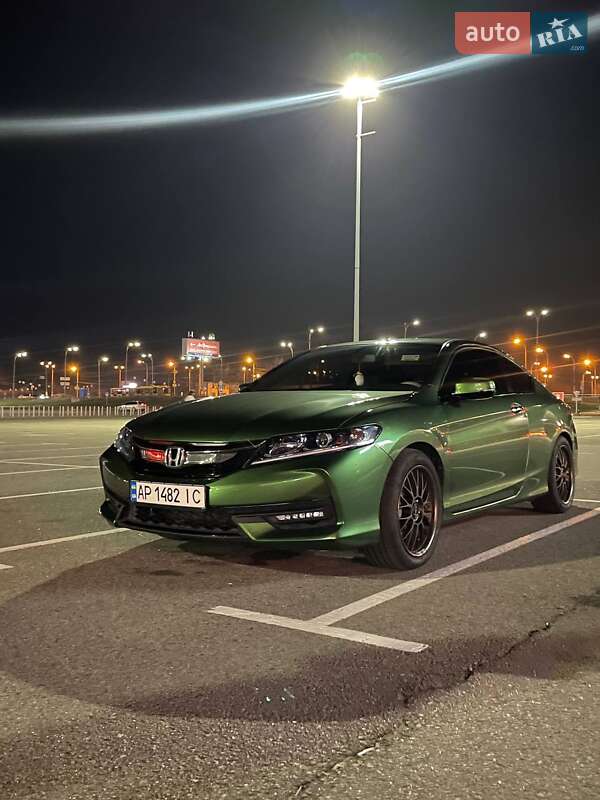 Купе Honda Accord 2015 в 
