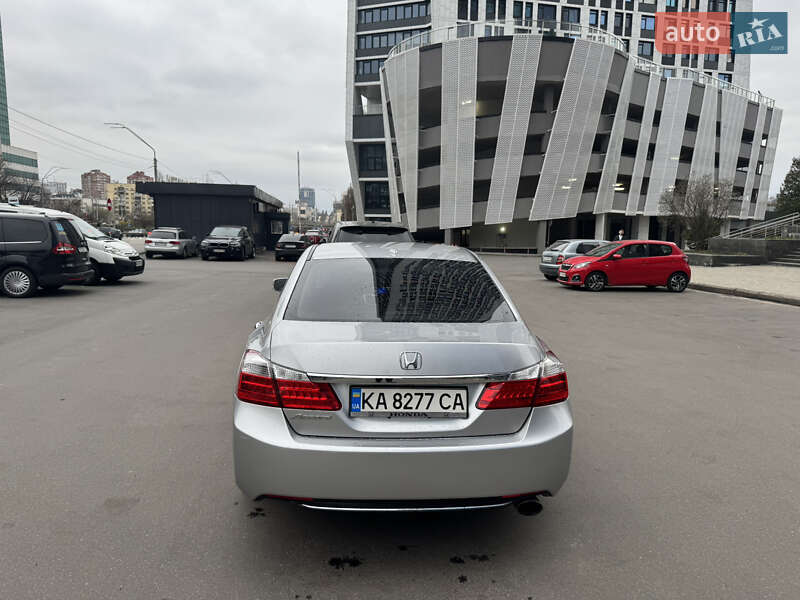 Седан Honda Accord 2014 в Києві