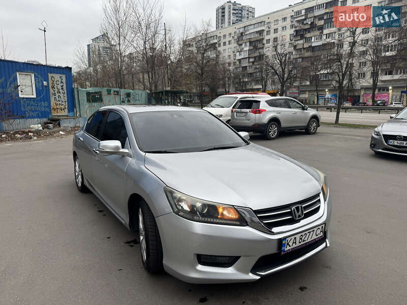 Седан Honda Accord 2014 в Києві