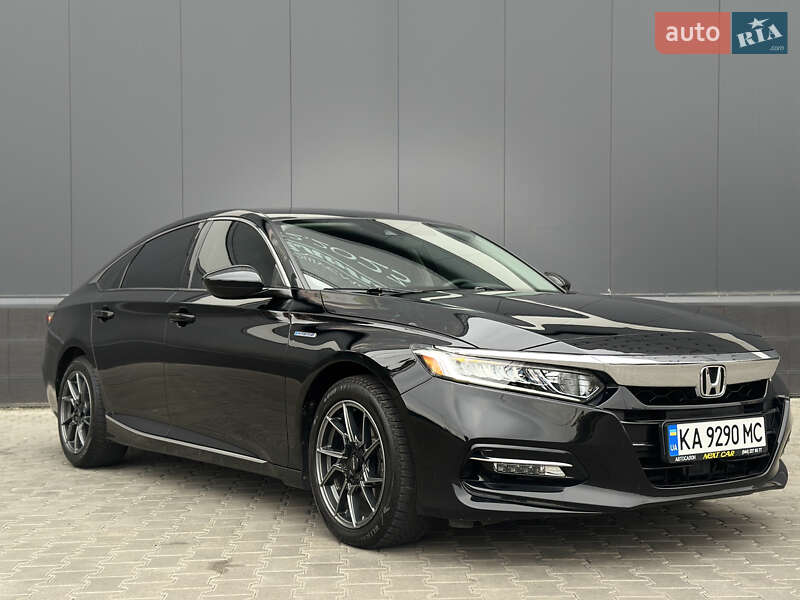 Седан Honda Accord 2018 в Киеве