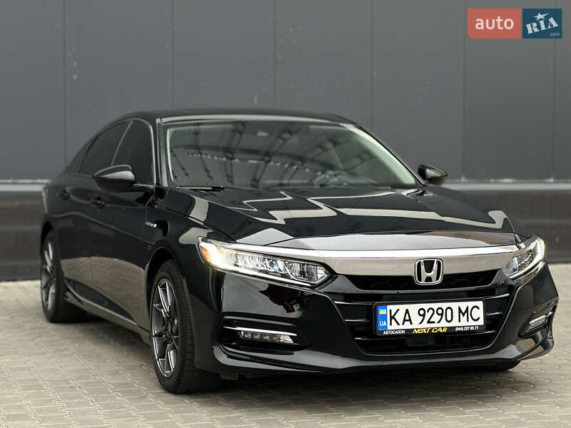 Седан Honda Accord 2018 в Киеве