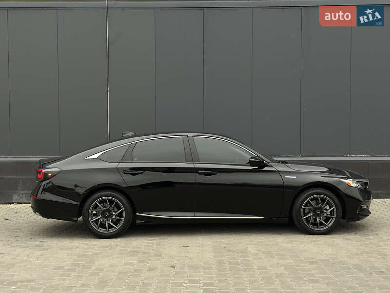 Седан Honda Accord 2018 в Киеве