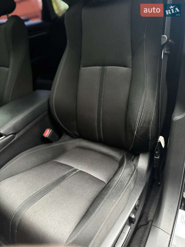 Седан Honda Accord 2018 в Киеве