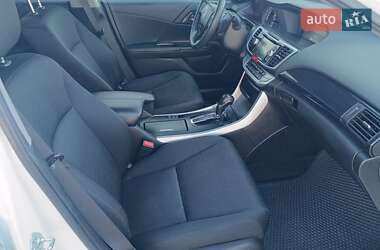 Седан Honda Accord 2015 в 