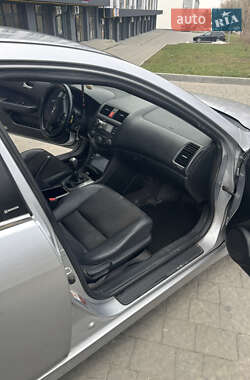 Седан Honda Accord 2005 в 