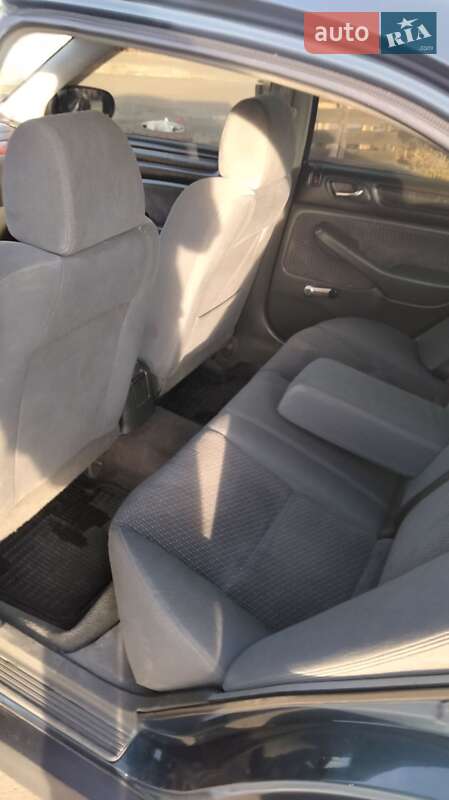 Седан Honda Accord 2000 в Хмельницком