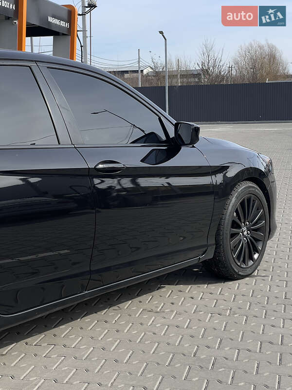 Седан Honda Accord 2015 в Києві