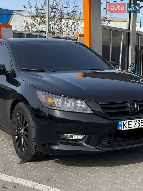 Седан Honda Accord 2015 в Києві